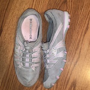 Women’s 8.5 shoes casual sneakers Skechers 8 1/2